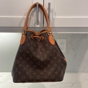 Faux Louis Vuitton shoulder bag